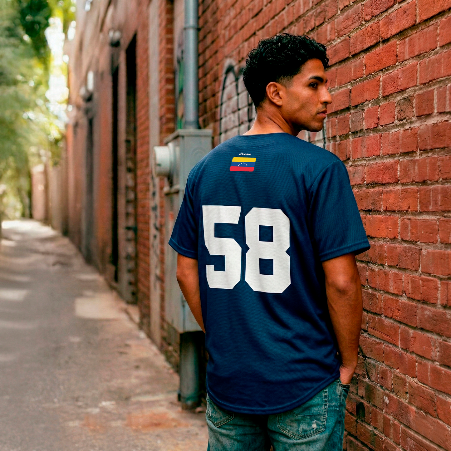 VENEKA +58 azul vista trasera número 58 camiseta venezolana