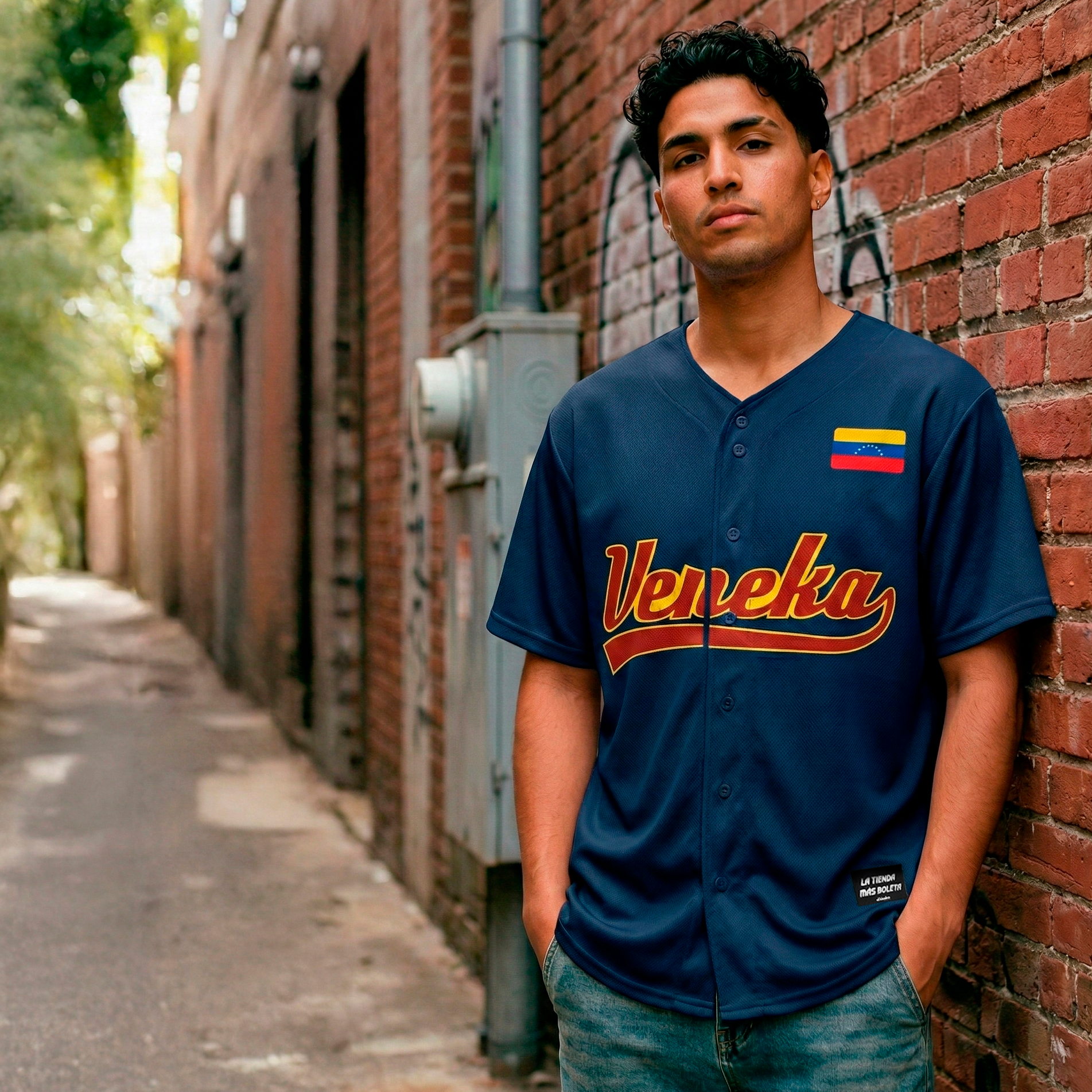 VENEKA +58 camiseta venezolana azul modelo masculino